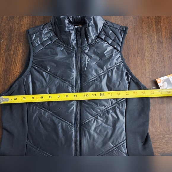 Women's Black Quilted Vest, Size Medium - Picture 5 of 5